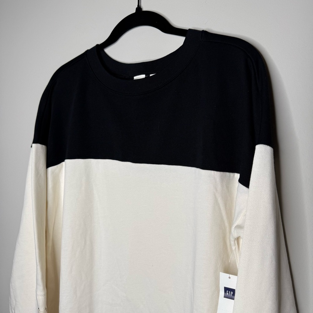 Gap color-block long-sleeve sweatshirt dress with lace-up sleeve details - Picture 2 of 9